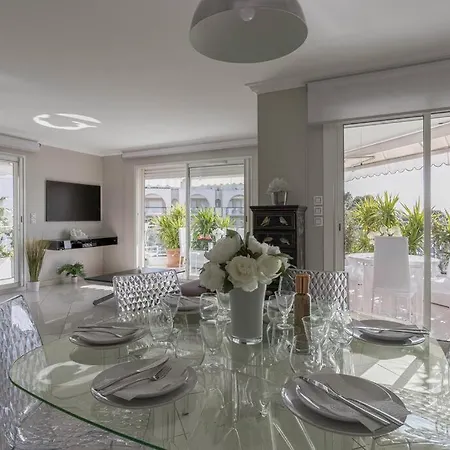 Le Bleuet Medicis & Sea View & 50m Plage & Clim & Piscine Apartmán